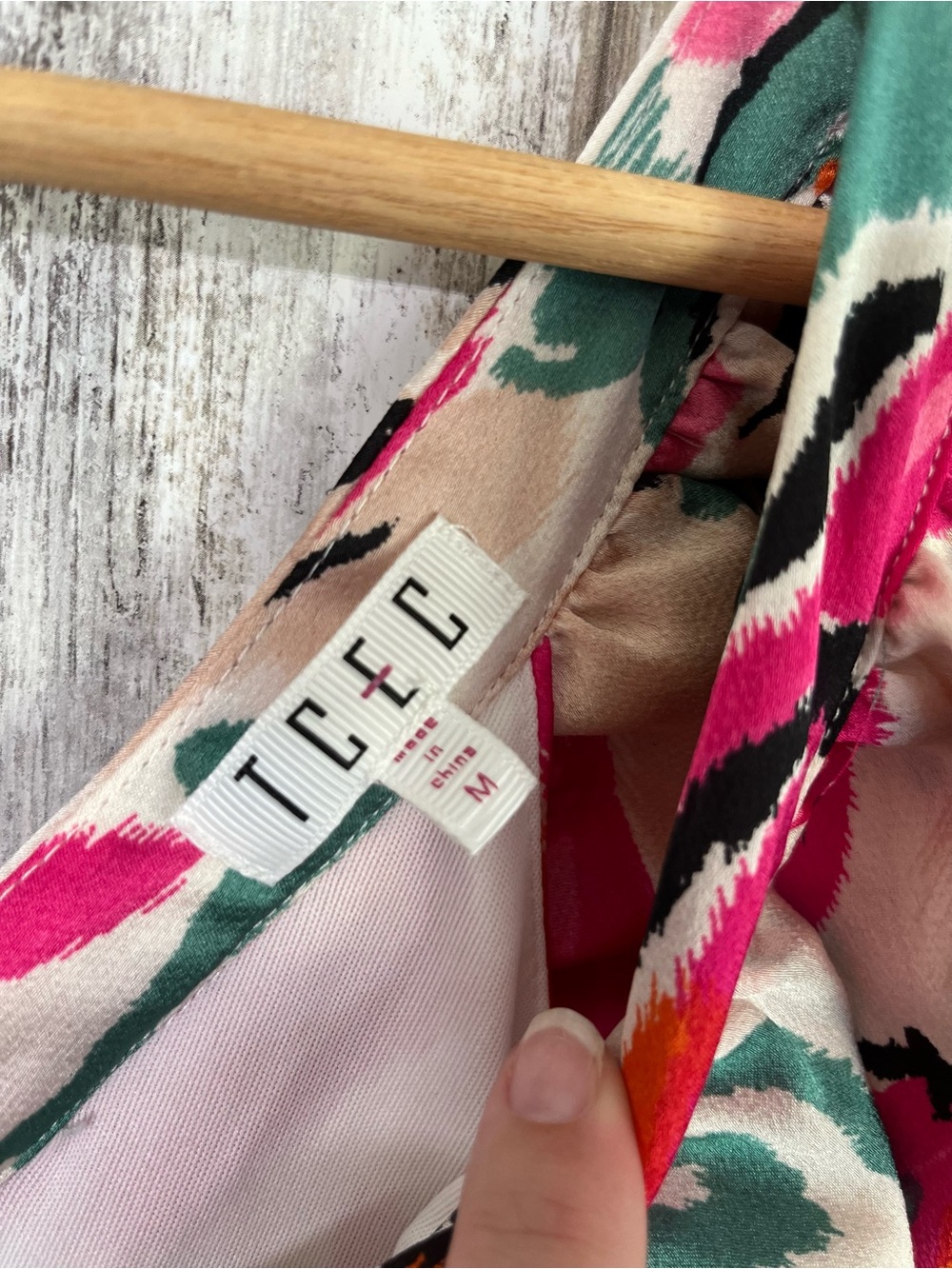 TCEC Ruffle Mini Dress Pink Abstract Print Flutter Sleeve Fit & Flare - Picture 5 of 5